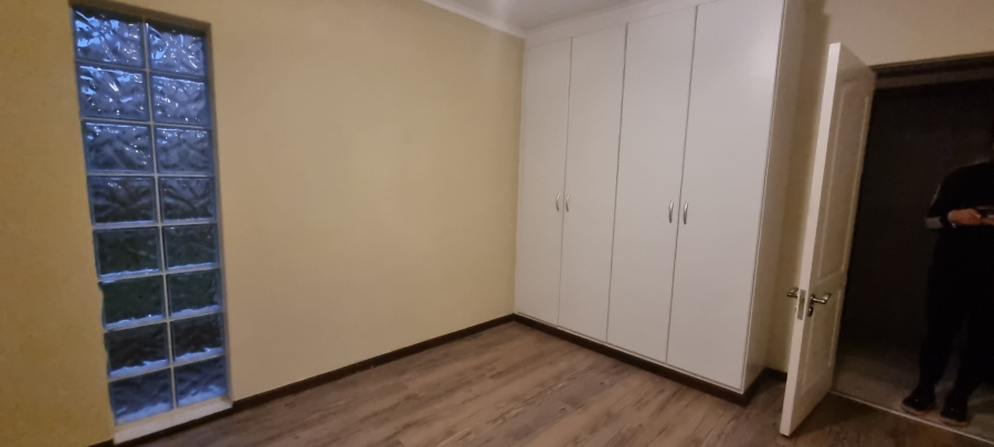 To Let 4 Bedroom Property for Rent in Seemeeu Park Western Cape